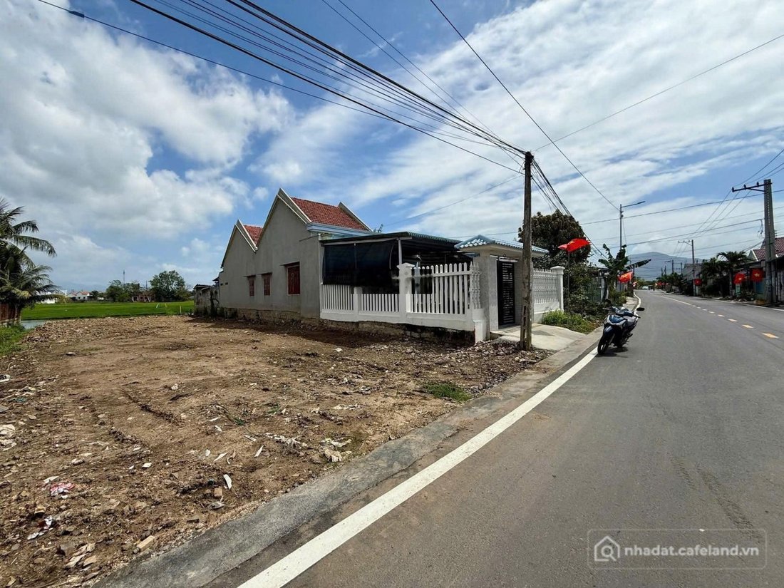 Bán đất thổ cư: Đất mặt tiền Liên Xã Hưng Quang Bình, xã Tân Định full thổ cư