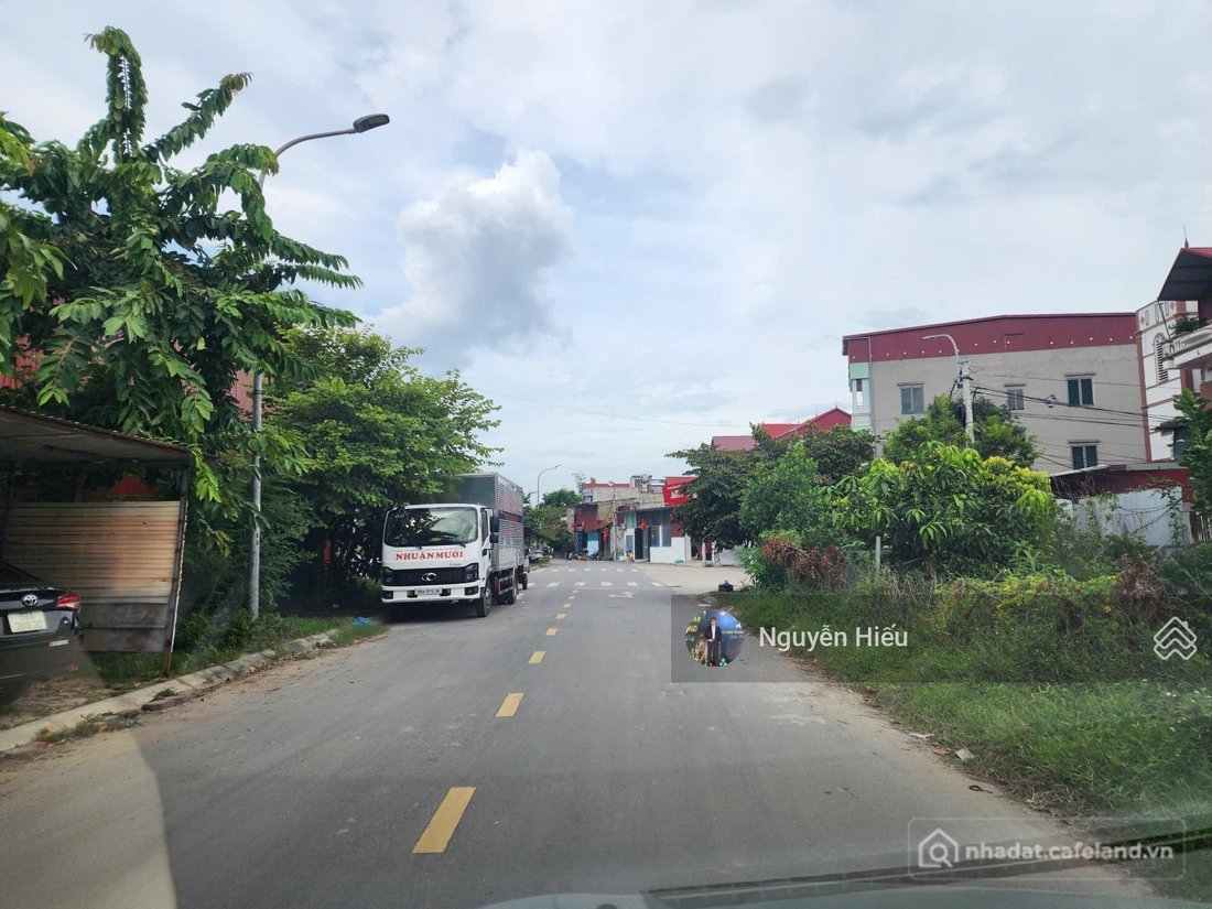 Bán đất thổ cư: Chính chủ cần bán lô đất tại khu dân cư số 6, gần ngã tư Đình Tr