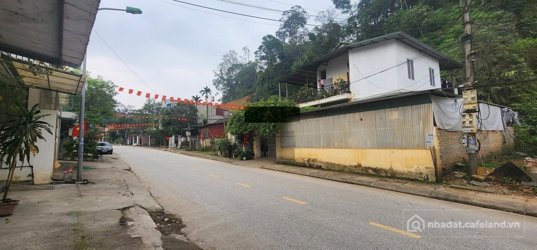 Bán nhà riêng: Hiếm bán nhà mặt tiền rộng đường Hoàng Văn Thụ, phường Yên Bái, t