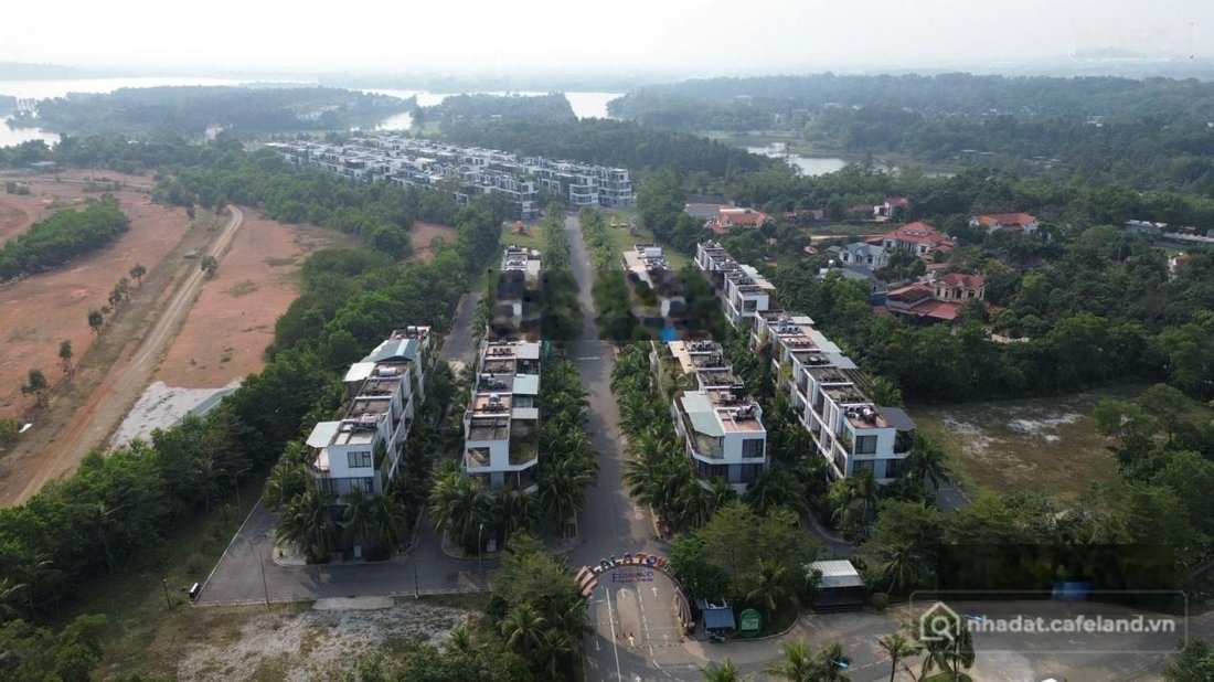 Bán biệt thự: Chính chủ gửi bán Liền kề 147 m2 giá 9 tỷ sẵn sổ.