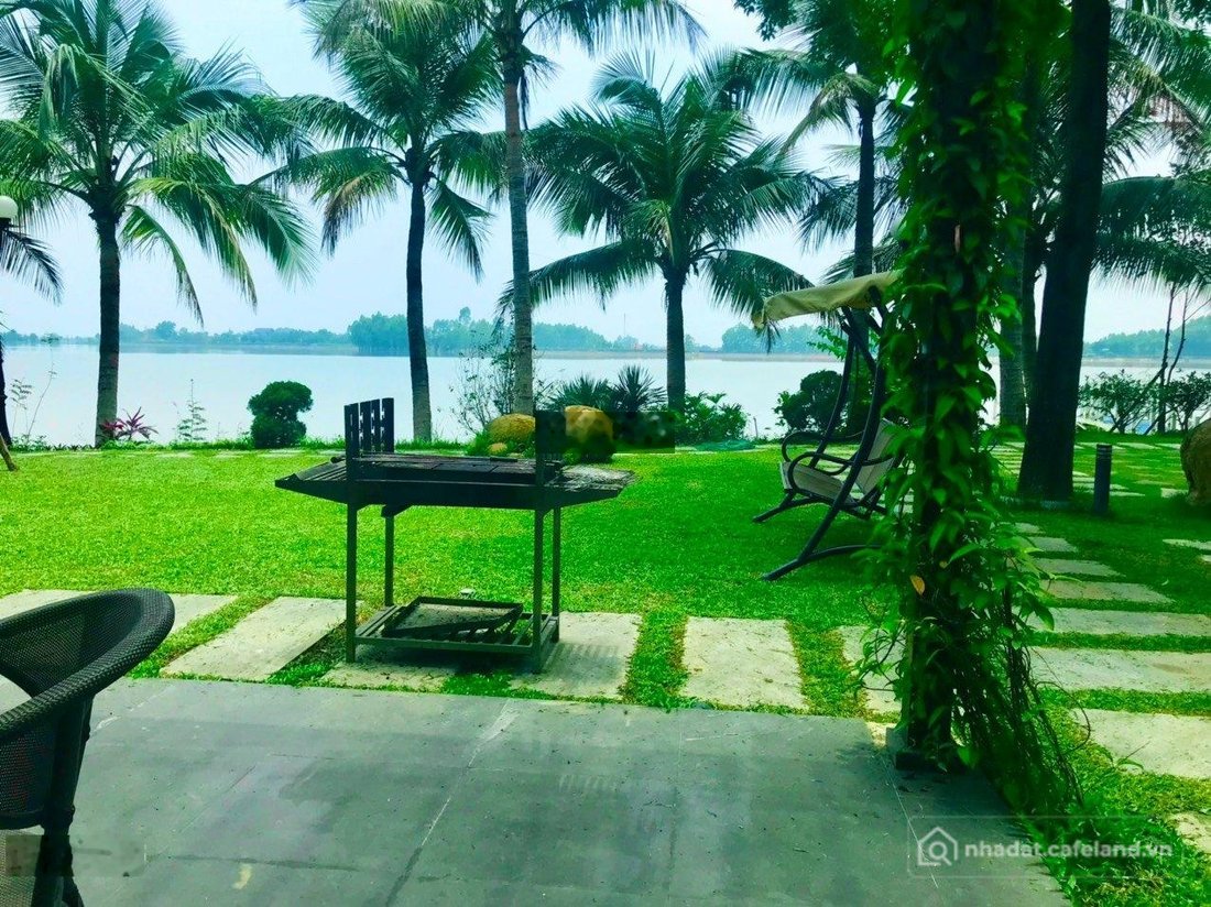 Bán biệt thự: Tôi cần bán nhanh căn Biệt thự 500m2 mặt hồ đại lải ( full nội thấ