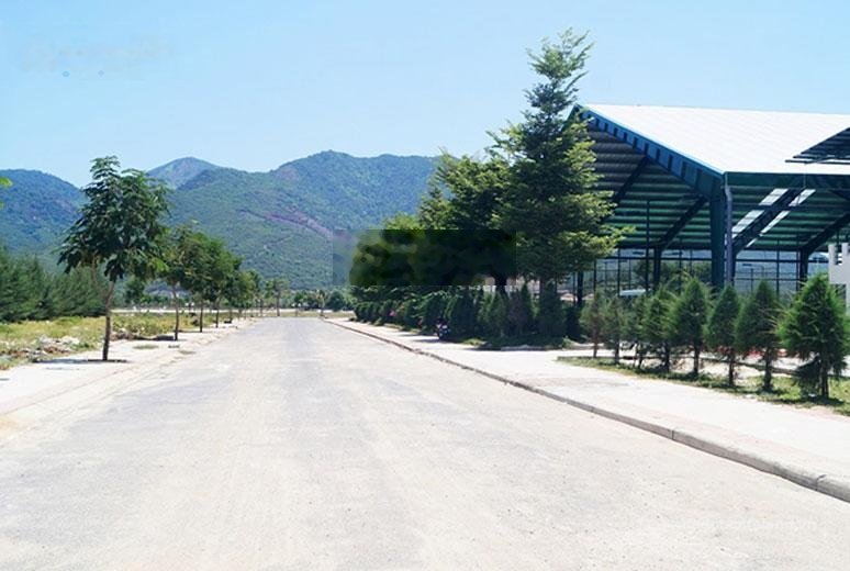 Bán đất thổ cư: Chính chủ đi định cư cần ra nền golden bay 1- hướng tây bắc- giá