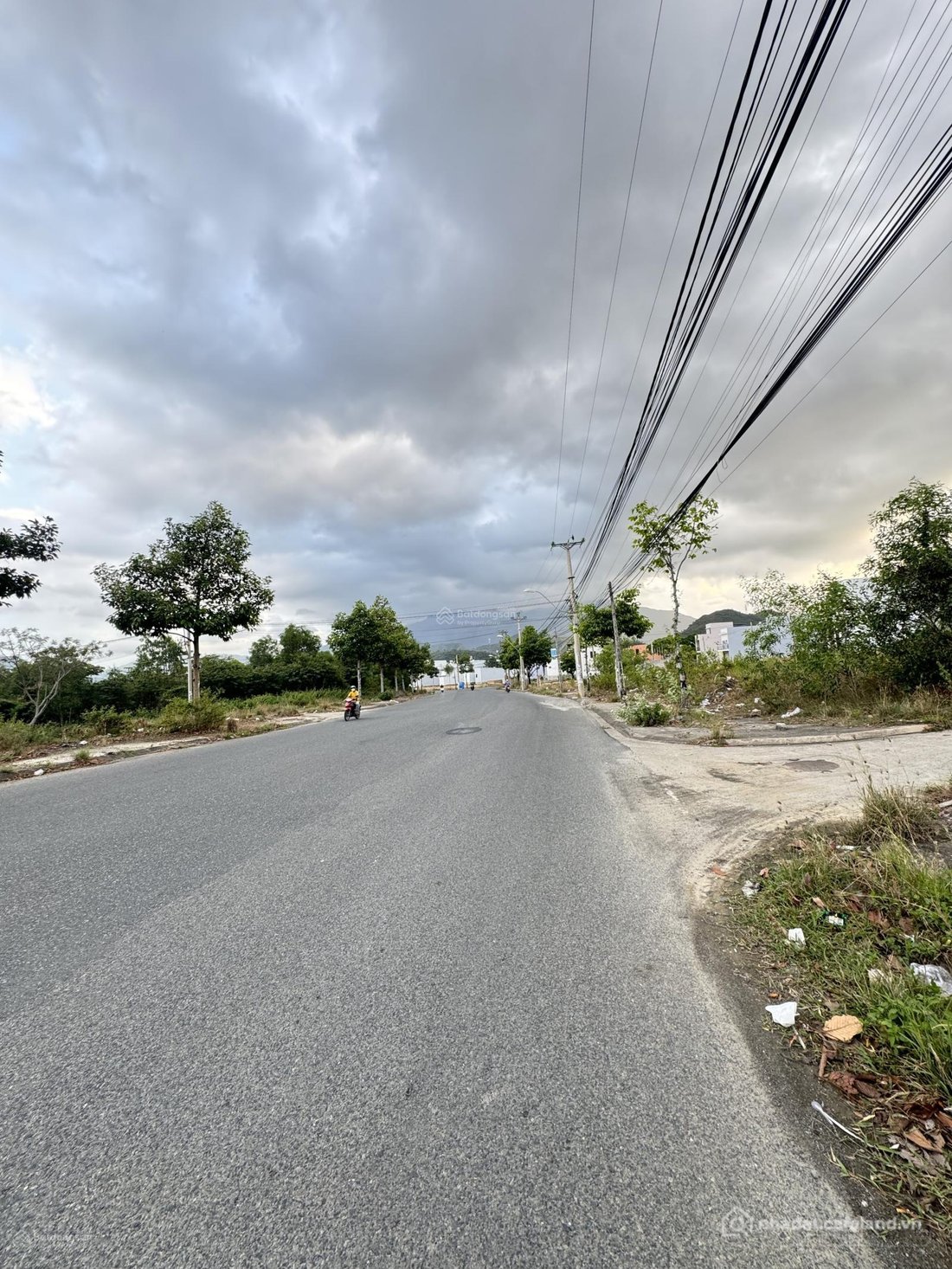 Bán đất thổ cư: Bán đất tdc đất lành mặt tiền phong châu ngang 5m giá 4 tỷ 700