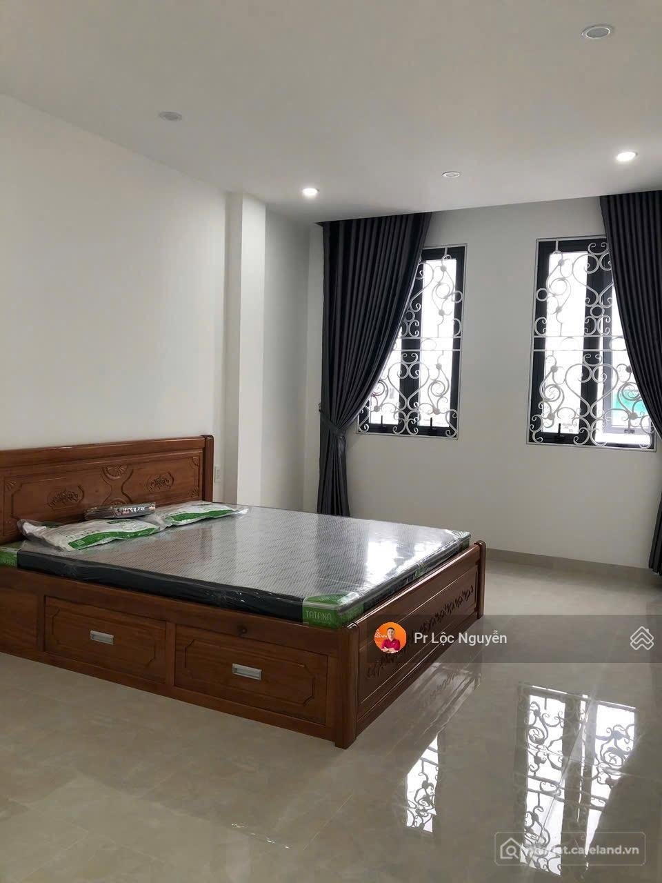 Bán nhà riêng: Bán nhà 3 tầng mặt tiền đường Hồng Lĩnh trung tâm TP Nha Trang