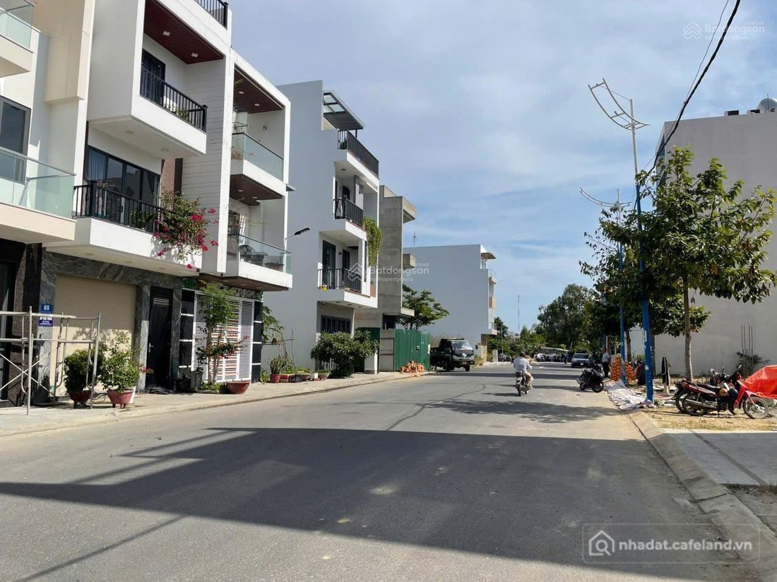 Bán biệt thự: Nhà xây sẵn cạnh CT2 VCN Phước Long chỉ 8,9 tỷ đồng trực tiếp F0 t