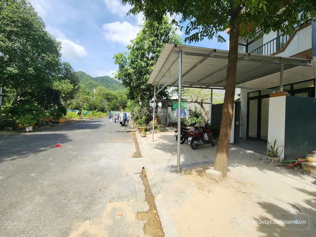 Bán đất thổ cư: TĐC Đất Lành đường 16m thông thẳng ra đường Phong Châu DT: 64m2 