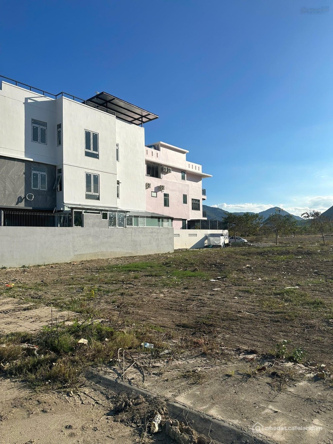 Bán đất thổ cư: Bán lô biệt thự ven sông Tắc Vĩnh Thái - phường Nam Nha Trang