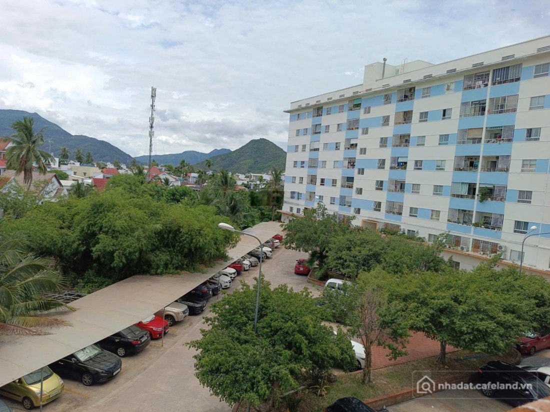 Bán căn hộ chung cư: Bán căn hộ 59 m2 , 2 pn , 1 wc , đầy đủ nội thất , giá 2,39