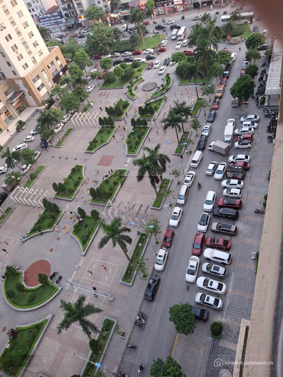 Bán căn hộ chung cư: Cần bán căn 2 ngủ 62m2 chung cư tân tây đô.