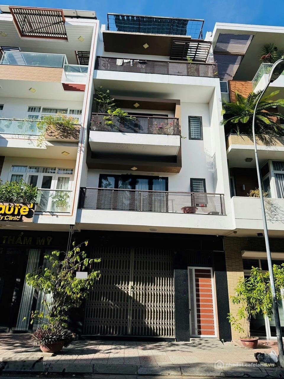 Bán biệt thự: Bán căn nhà kiểu căn hộ cho thuê đang có dòng tiền, đường B1 Vĩnh 