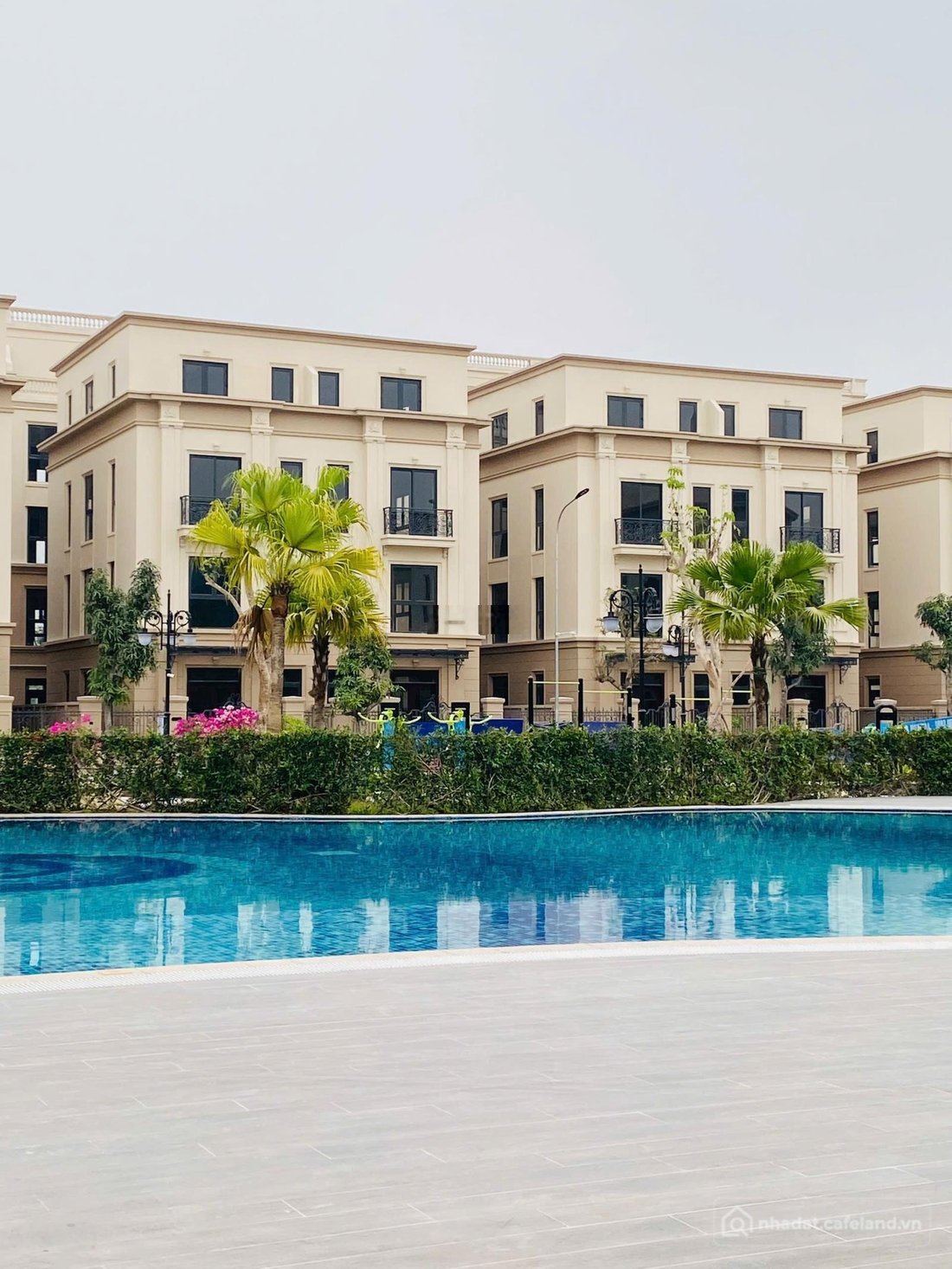 Bán biệt thự: Tôi cần bán căn biệt thự song lập vườn hoa Thiên nga Vinhomes Glob