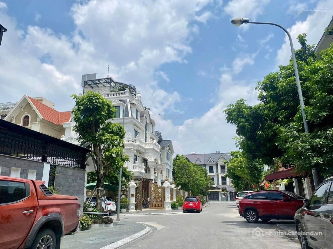 Bán biệt thự: Biệt thự BT08 Việt Hưng view vườn hoa - Đẳng cấp thượng lưu - 4 tầ