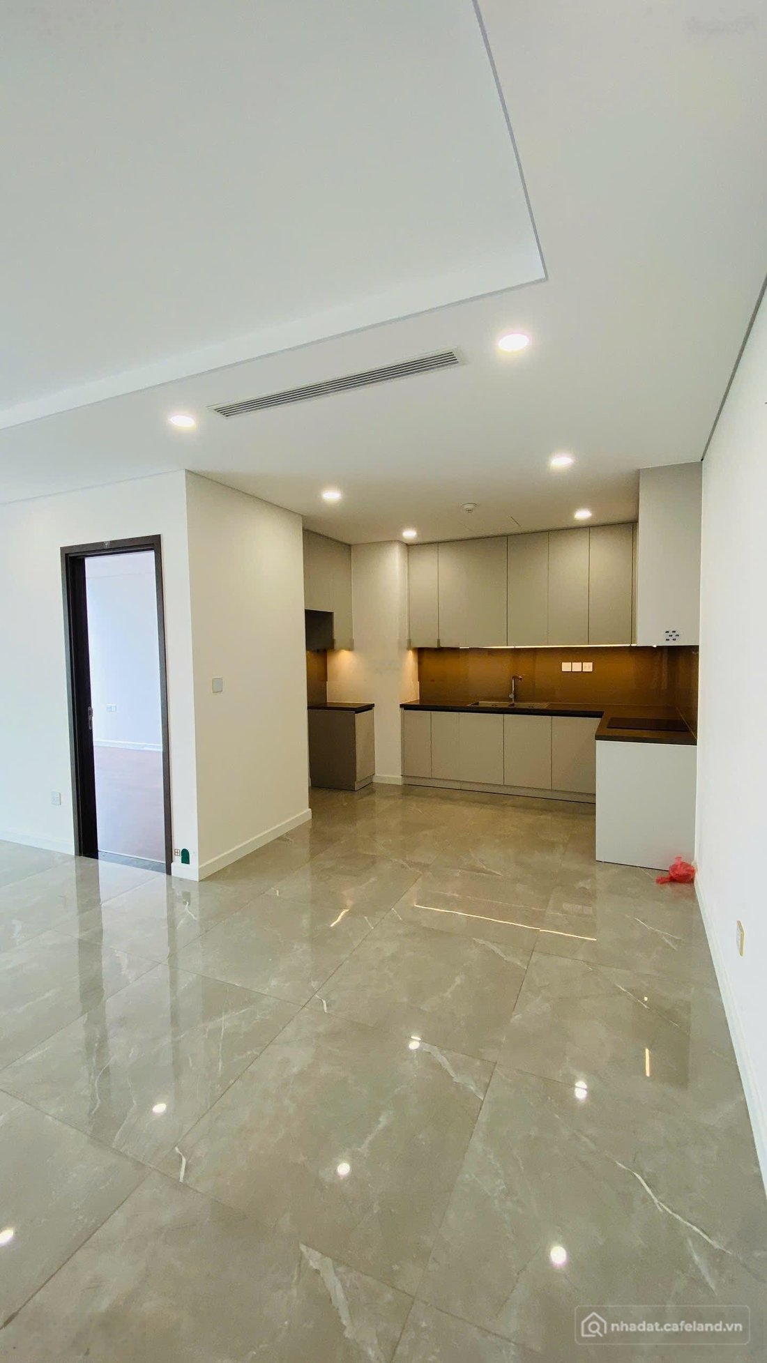 Bán căn hộ chung cư: Chủ nhà thiện chí bán căn hộ 108m2 tầng trung toà D chung c