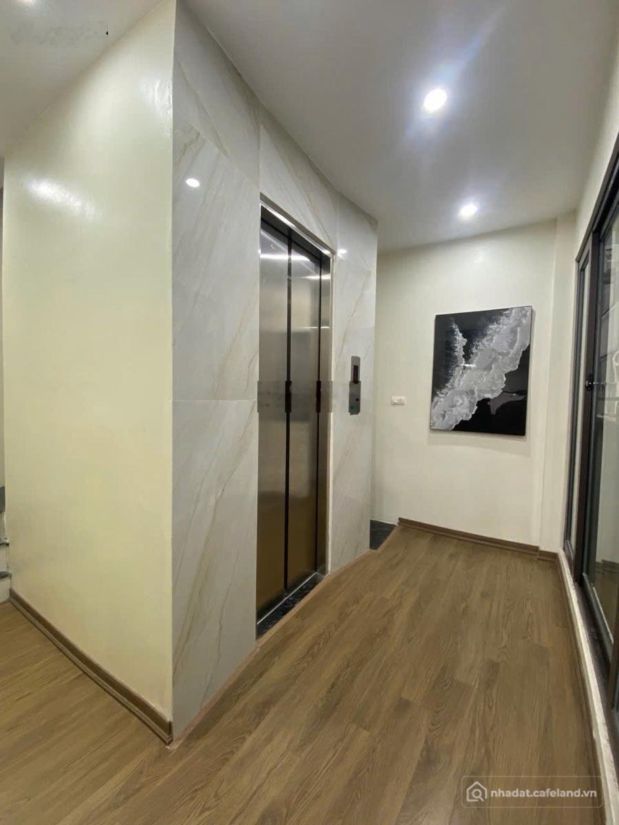 Bán nhà riêng: Phố cổ long biên- lô góc oto ngủ trong nhà- 7 tầng thang máy- khu