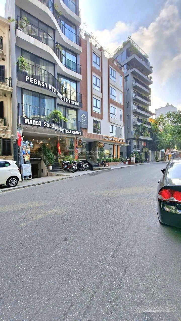 Bán nhà riêng: Bán nhà mặt phố Tô Ngọc Vân 166m2, 9 tầng giá: 118 tỷ. Tây Hồ