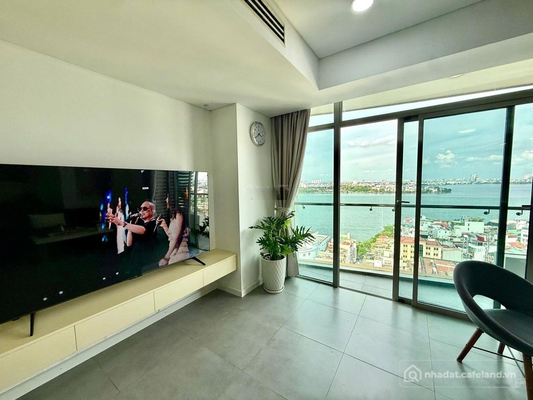 Bán căn hộ chung cư: Gia đình em cần bán nhanh căn hộ 3PN tại CC Watermark Tây H
