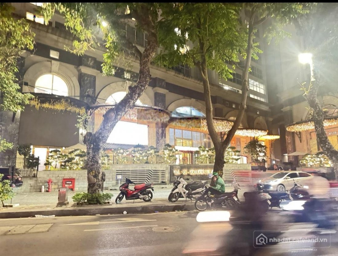 Bán căn hộ chung cư: Bán căn hộ cao cấp Aqua Central, 44 Yên Phụ Ba Đình, tầng t