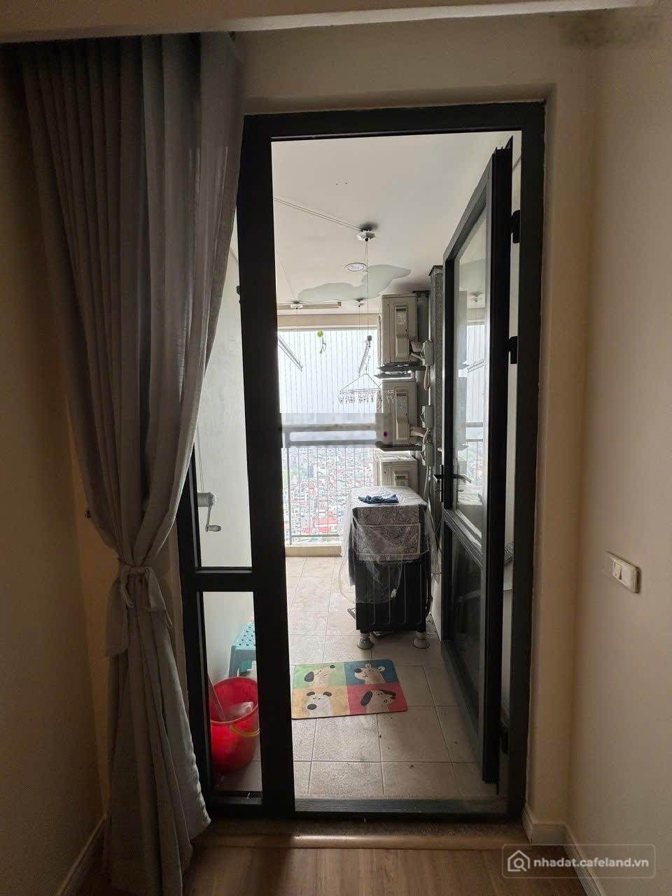 Bán căn hộ chung cư: Chủ nhà gửi bán căn hộ 2PN 2WC chung cư MIPEC Long Biên vie