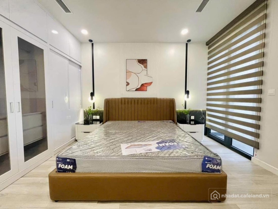 Bán căn hộ chung cư: Chính chủ bán căn góc 3PN 110 Cầu Giấy Center Point, DT 91m