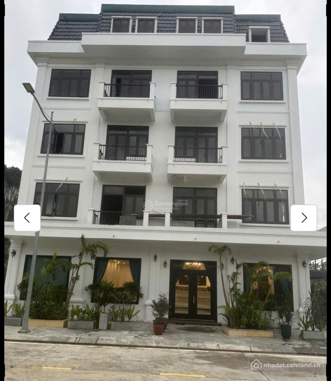 Bán đất thổ cư: Chính chủ bán lô shophouse 3 mặt tiền Ao Tiên, Vân Đồn, Quảng Ni