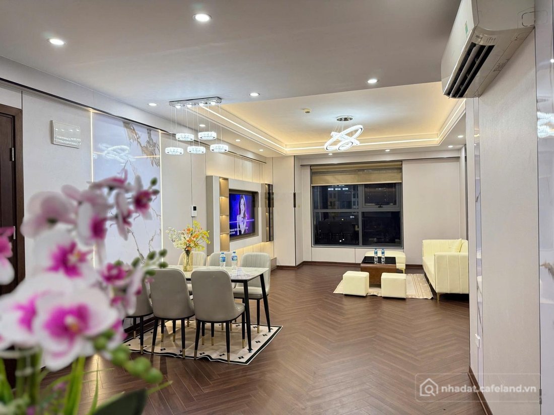 Bán căn hộ chung cư: Bán CC 150m2, 4PN, 3WC tại Golden Field Mỹ Đình, giá siêu h