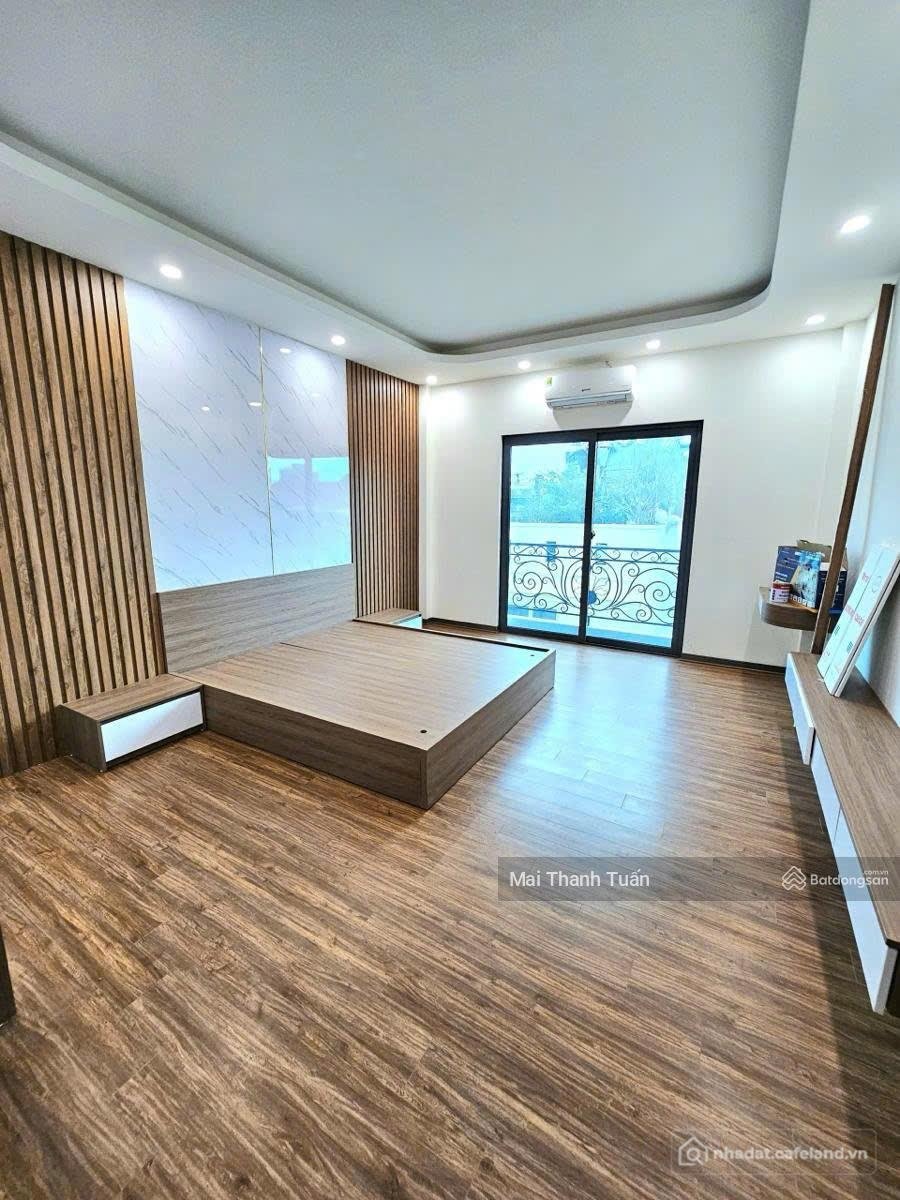 Bán nhà riêng: Gấp!nhà dân xây minh khai,văn tiến dũng,ga tàu,oto đỗ cổng,dt:dt: