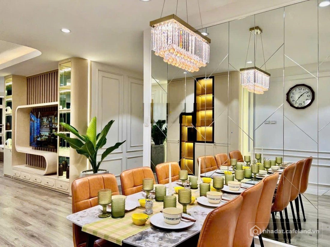 Bán căn hộ chung cư: Chính chủ bán căn hộ 3ngủ view pháo hoa Hồ Tây giá tốt nhất