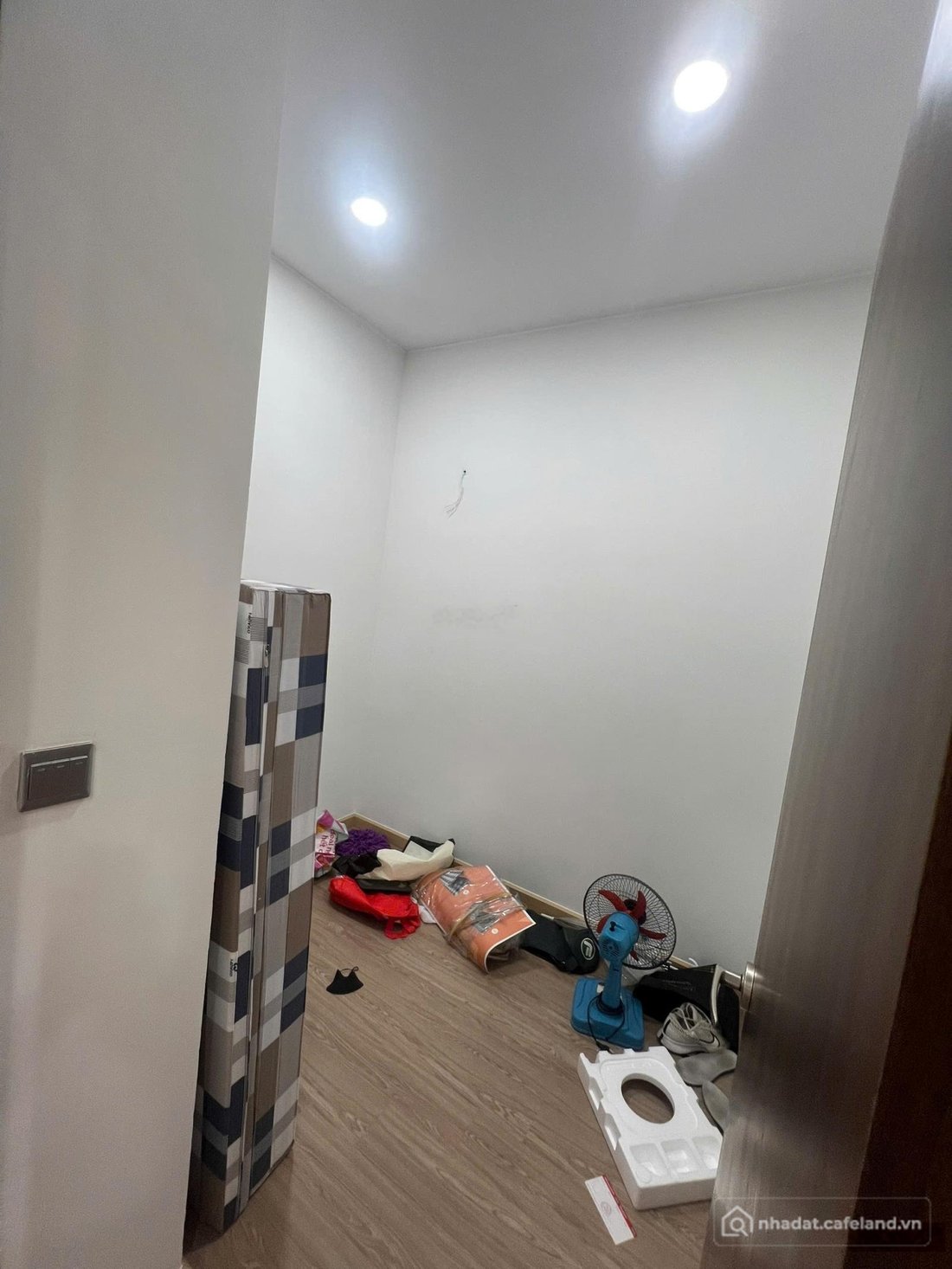 Bán căn hộ chung cư: Giá tốt. Căn 2N+, 2VS CC Tràng An Complex. Sẵn sổ, full NT,