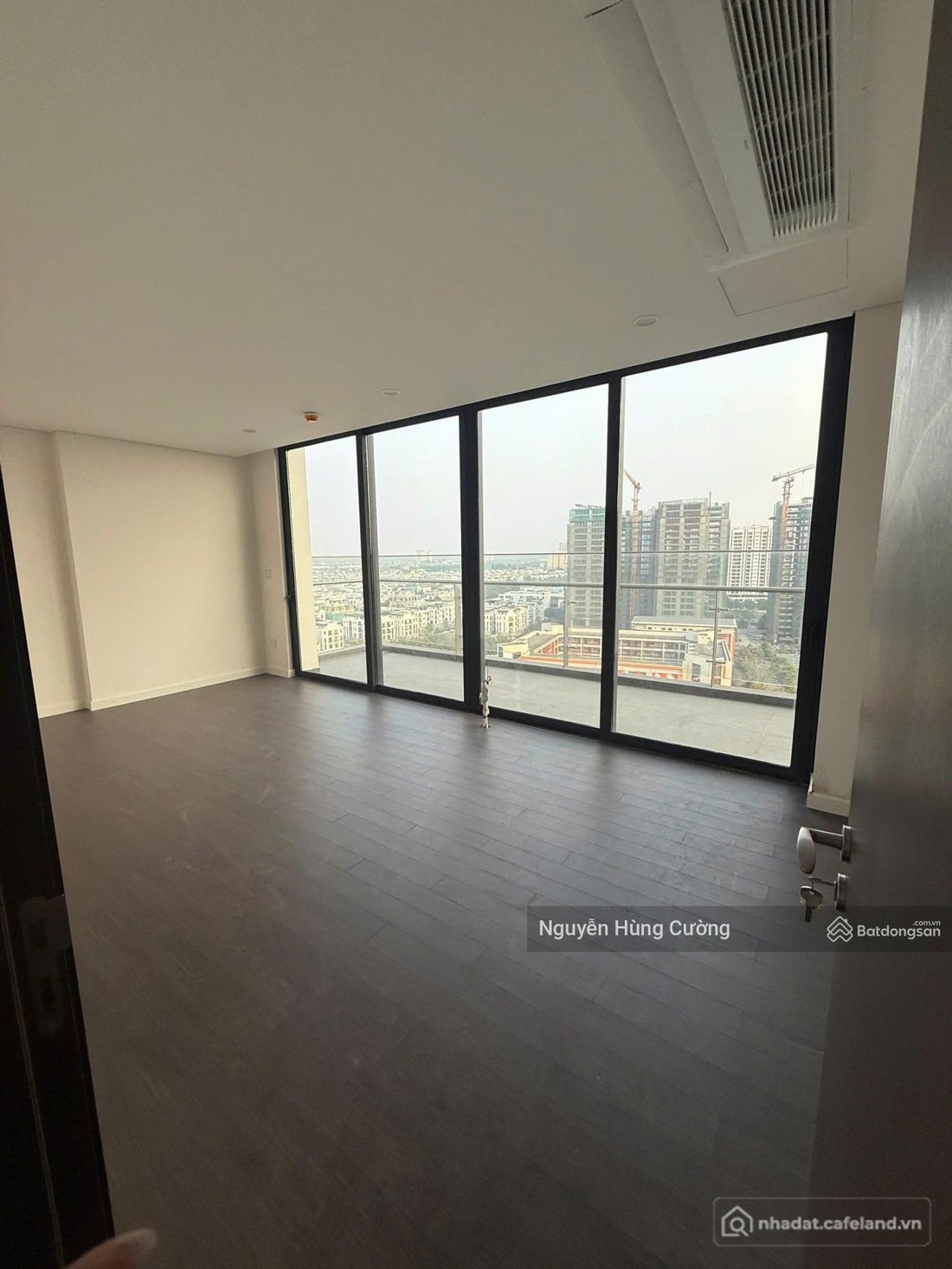 Bán căn hộ chung cư: (hàng hiếm) bán skyvilla sunshine green iconic long biên 25