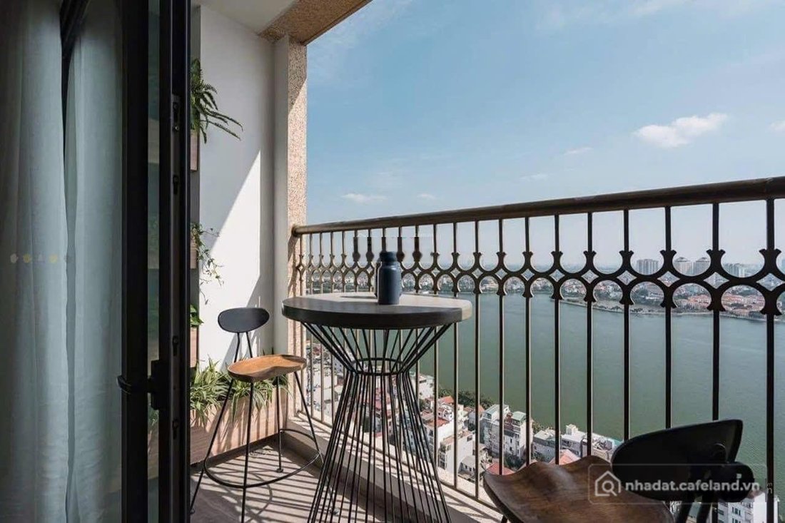 Bán căn hộ chung cư: Căn hộ D'. El Dorado view Hồ Tây sổ đỏ cất két, giá 4.25 tỷ