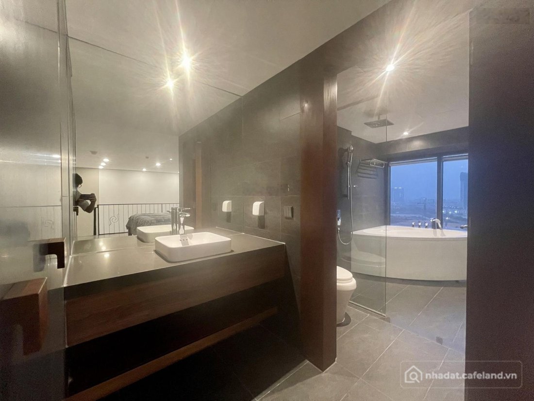 Bán căn hộ chung cư: Bán căn Duplex PentStudio Tây Hồ 92m², nội thất đẹp, vào ở 