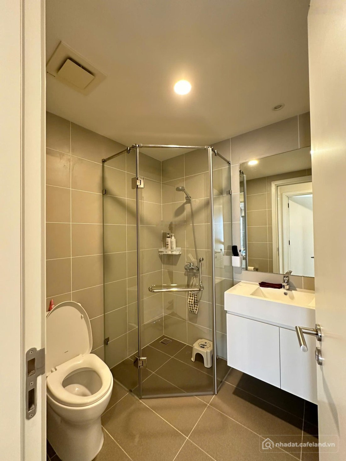 Bán căn hộ chung cư: 9.x tỷ Sở hữu ngay căn hộ 2PN toà Kosmo 161 Xuân La tầm vie