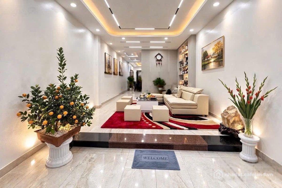 Bán nhà riêng: Phố Nguyễn Sơn - Khu Cán Bộ Nhân Viên Hàng Không (Hơn 13 tỷ) DT: 