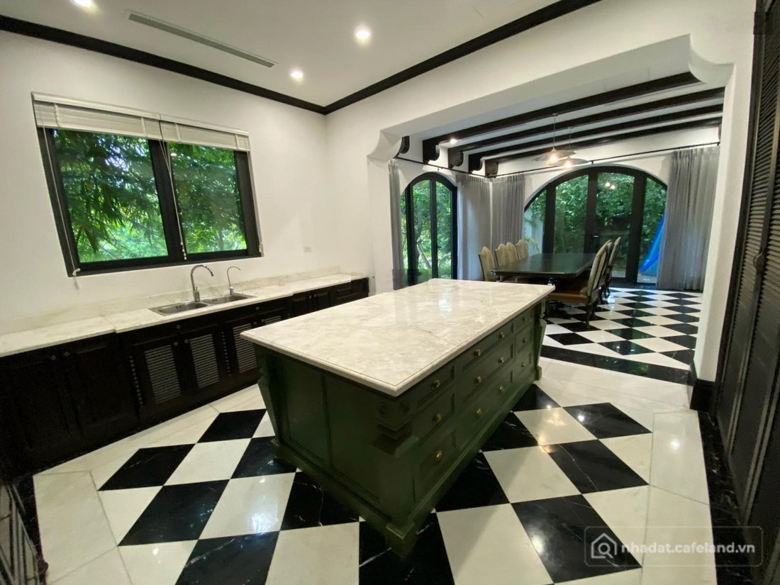 Bán biệt thự: Bán BT đơn lập, lô góc Vinhomes Riverside Long Biên - 320m2 2 căn 