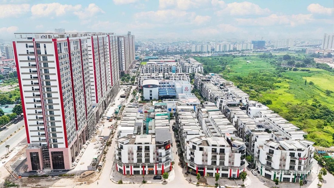 Bán biệt thự: 20.9 tỷ có 76m2 đất, 450m2 sử dụng view trường học Khai Sơn Town. 