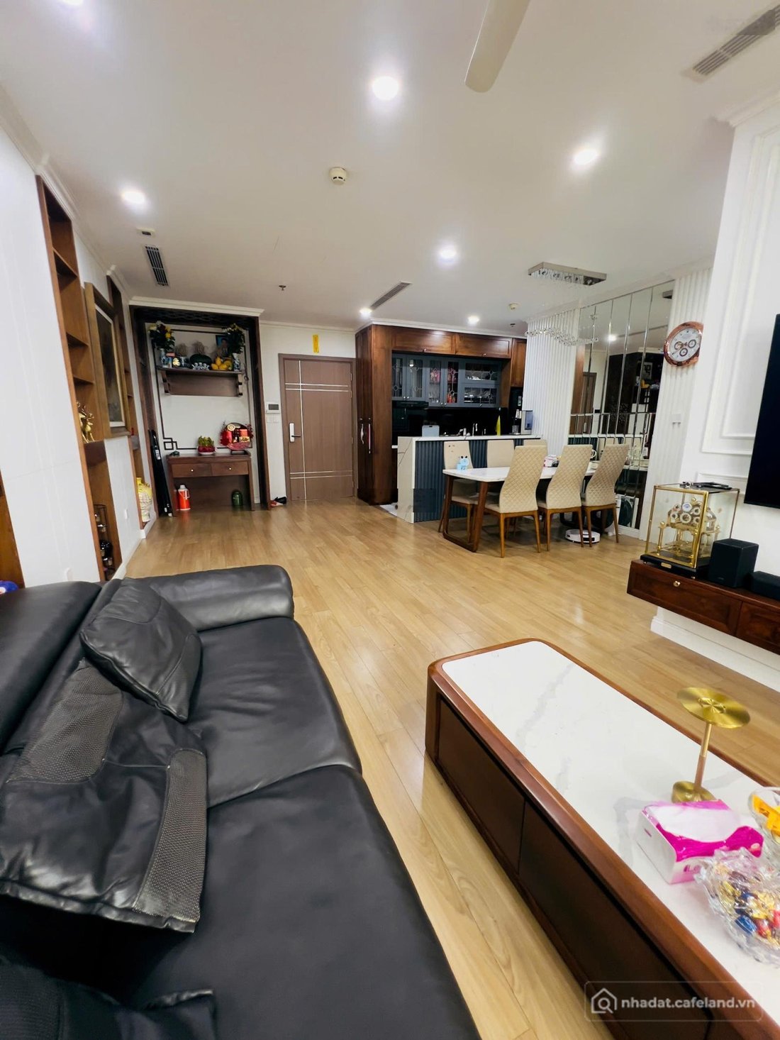 Bán căn hộ chung cư: Chính chủ cần bán căn 2N 2WC 79m2 tòa A2 Vinhomes Gardenia 