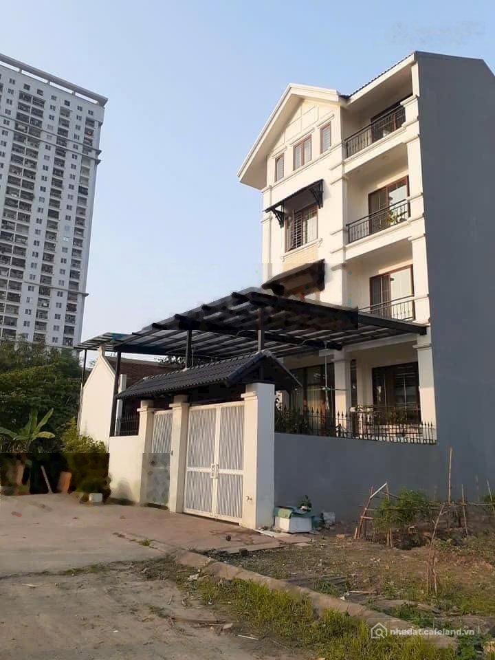 Bán đất thổ cư: Bán nhanh lk3 Tân Việt, dt 81m mặt sau view kđt Nam 32, giá 8 tỷ