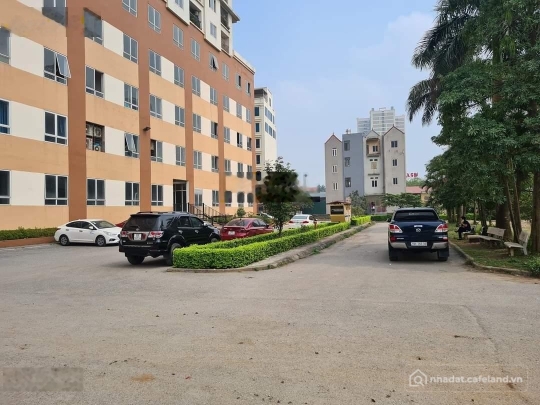 Bán đất thổ cư: Chính chủ bán 180m , đất biệt thự khu đô thị Tân Việt