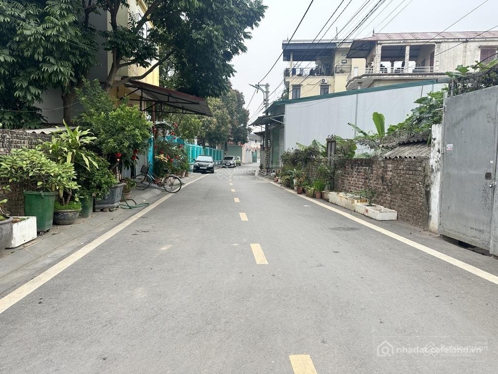 Bán đất thổ cư: Bán đất Phúc Lợi - Đường oto tránh- Cách 1 nhà ra đường vỉa hè.D