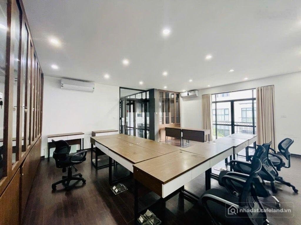 Bán biệt thự: Bt liền kề vinhomes gardenia giá 395tr/m2 - lô góc sân vườn - vỉa 