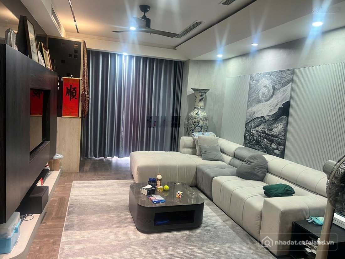 Bán căn hộ chung cư: Bán căn góc ban công Đông Bắc 113m2 3 ngủ nội thất nhập khẩ