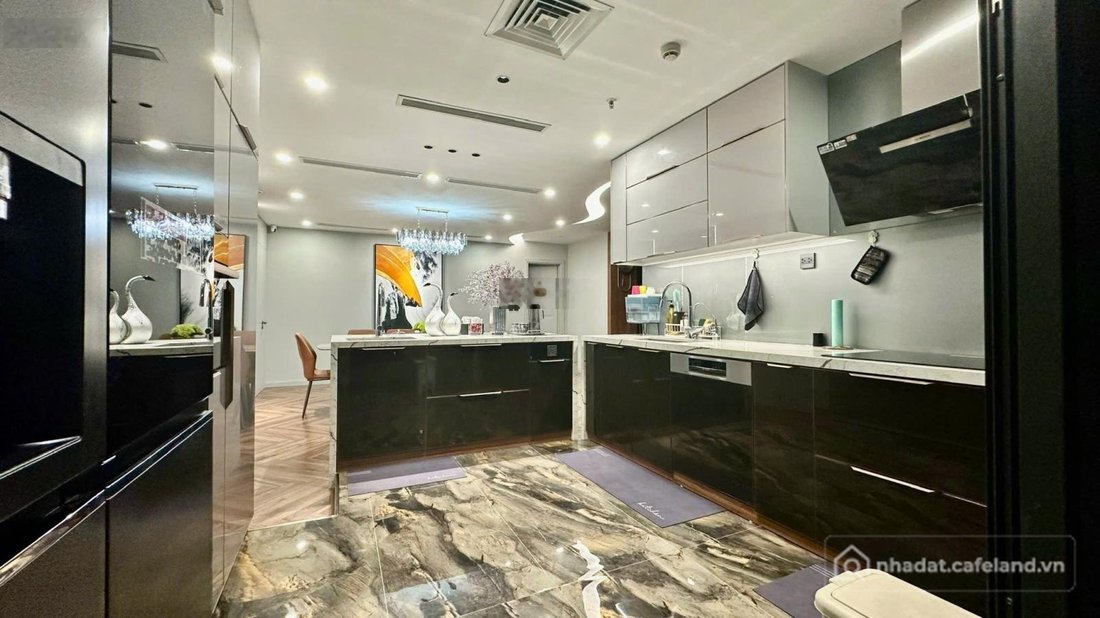 Bán căn hộ chung cư: Bán căn hộ Dreamland Bonanza 175m2-4PN3WC-giá thỏa thuận LH