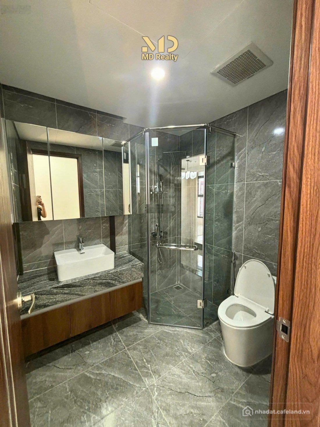 Bán căn hộ chung cư: Chính chủ bán căn hộ Capital Elite 105m² 3pn rộng giá 11,5 