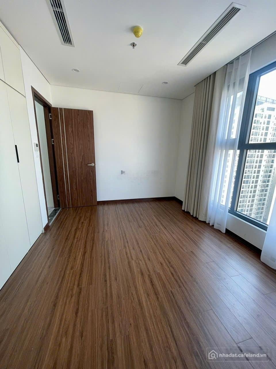 Bán căn hộ chung cư: Chính chủ cần bán căn 3PN 105m2 chung cư cao cấp Capital El