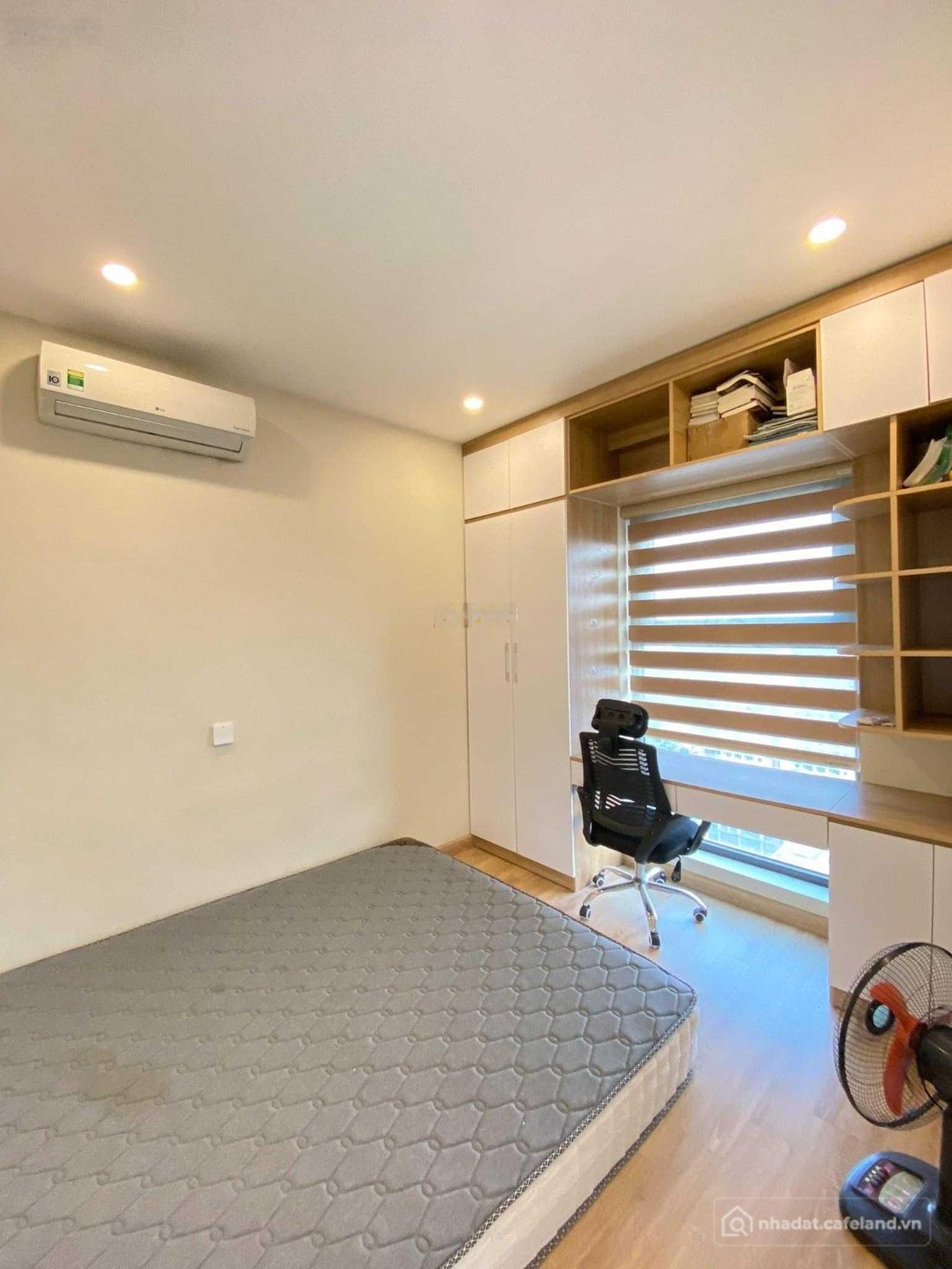 Bán căn hộ chung cư: Gia đình tôi cần bán căn hộ tầng 7 tại N05 tòa 29T1 Hoàng Đ