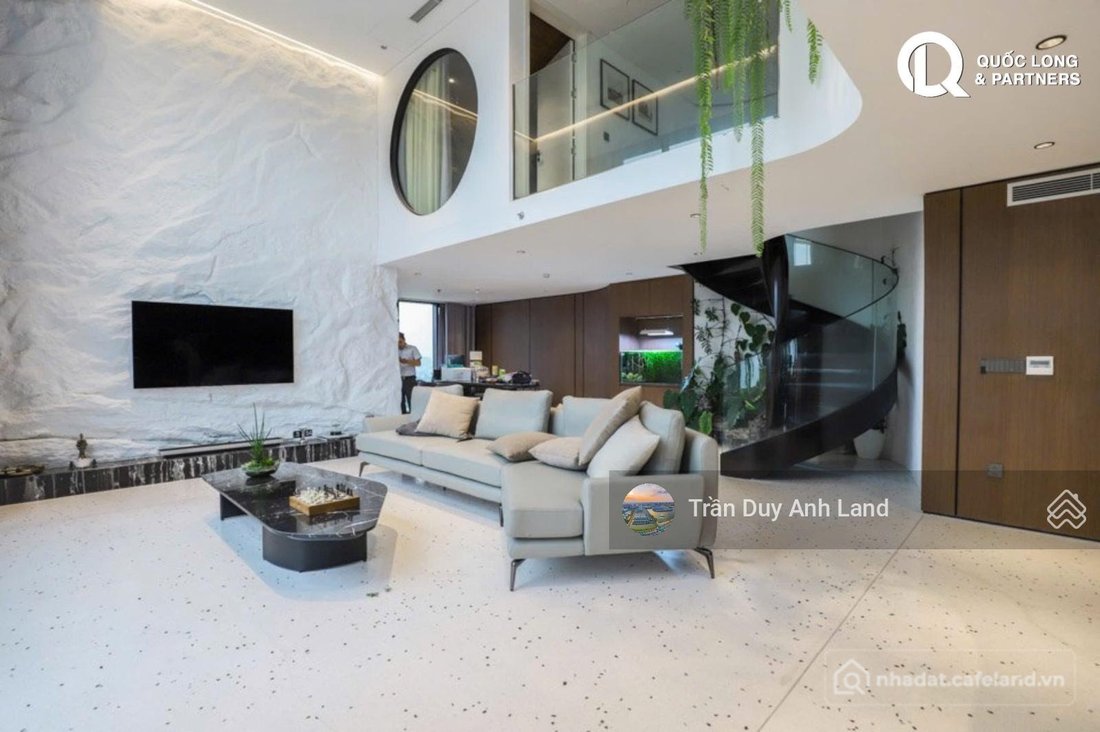Bán căn hộ chung cư: Chính chủ bán Penthouse Sky Villas thông tầng 350m2 Vinhome
