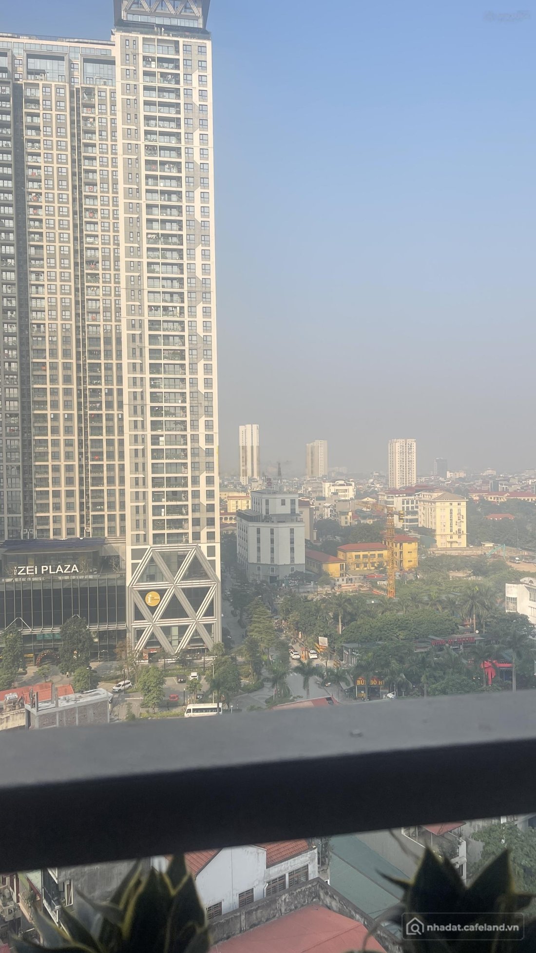 Bán căn hộ chung cư: Chung cư FLC Landmark Lê Đức Thọ. 3 ngủ 2 vs. Sổ đỏ 124m2 r