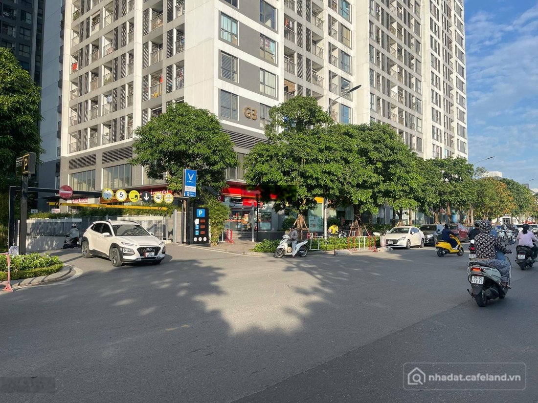 Bán nhà phố dự án: Chính chủ cần bán shop thương mại chân đế toà nhà vinhome gre