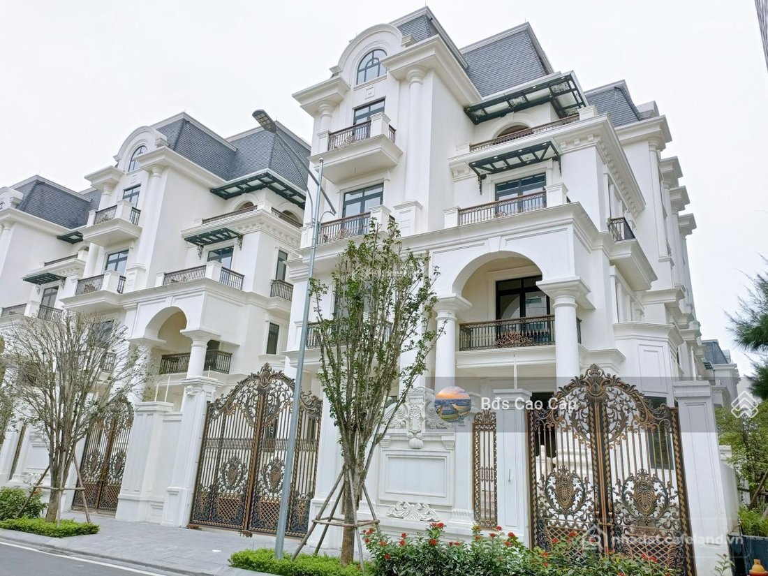 Bán biệt thự: Duy nhất 20 căn biệt thự đơn lập có hầm để xe diện tích từ 267m2, 