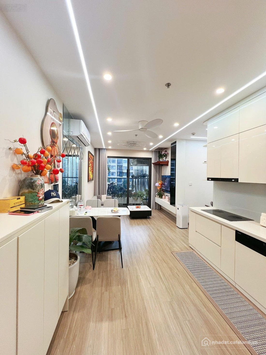 Bán căn hộ chung cư: Bán CC, 3N2VS 75m2 GS1, Vinhomes Smart City full đồ, xách v